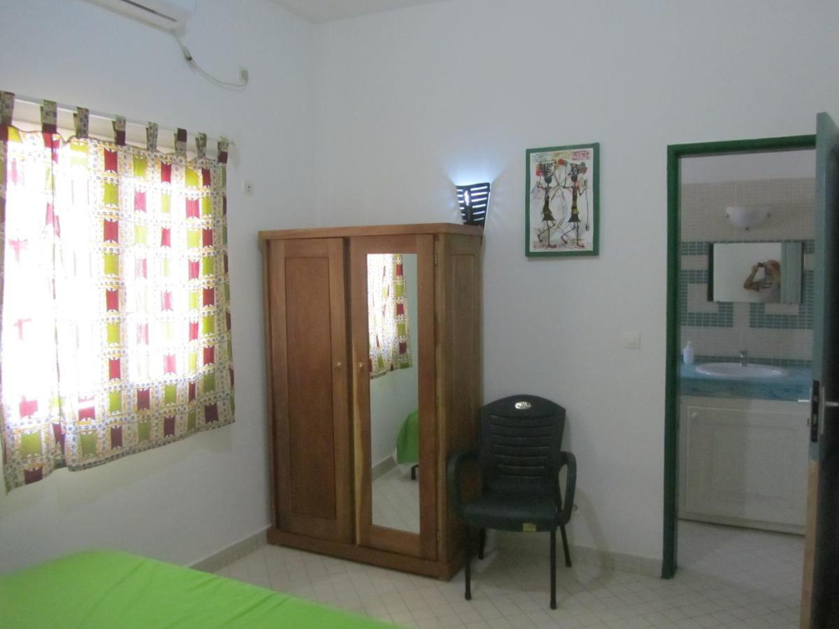 Keur Diam - Maison De La Paix Saly Portudal Esterno foto