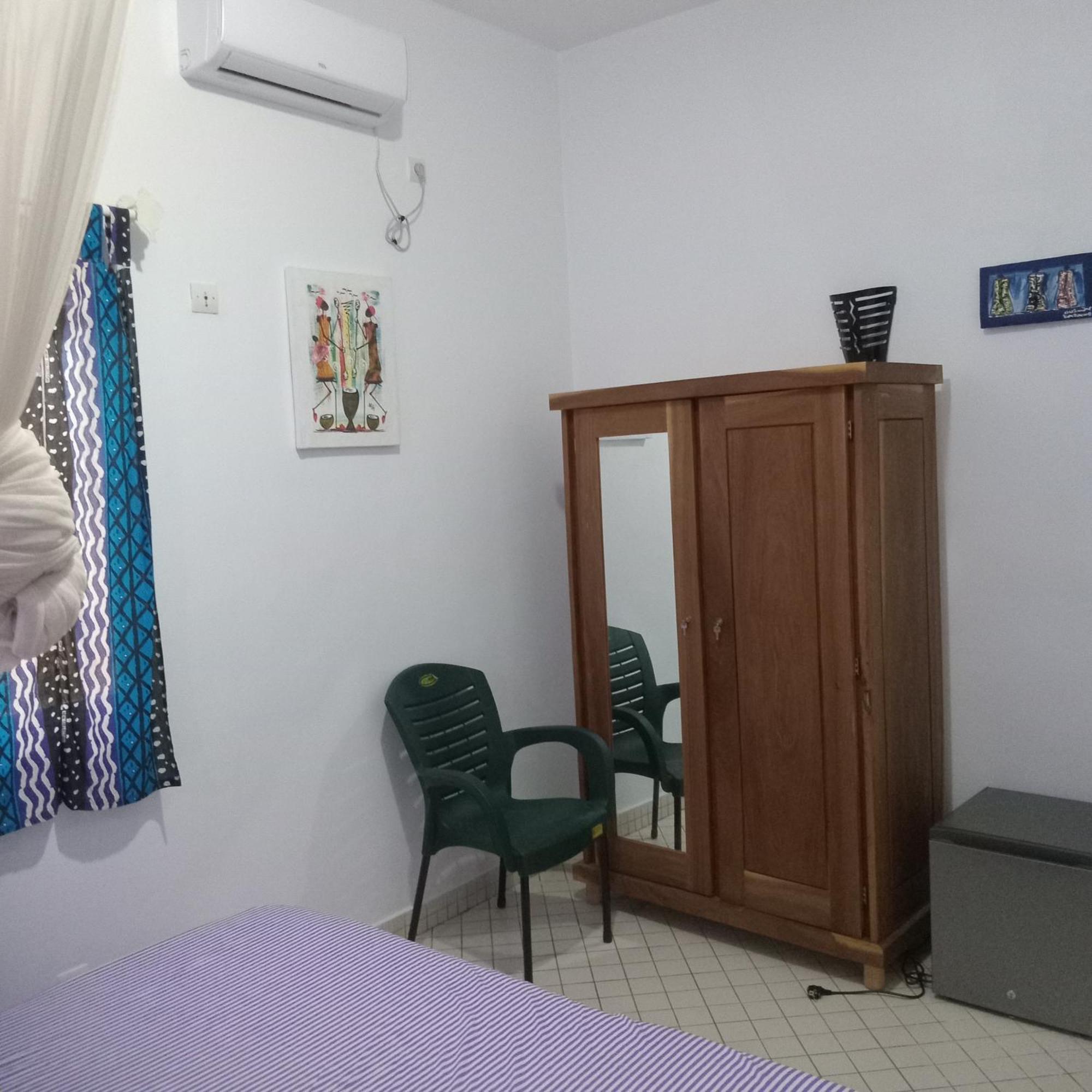 Keur Diam - Maison De La Paix Saly Portudal Esterno foto
